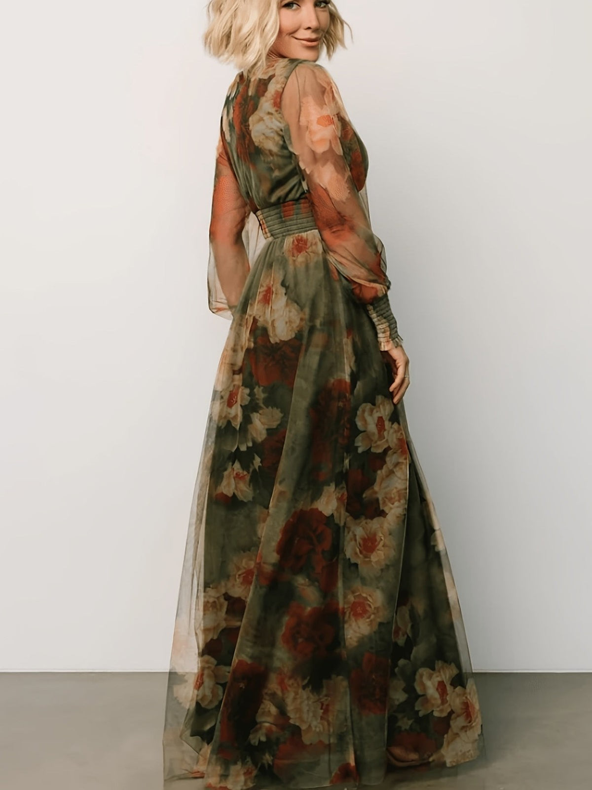 Women's Vintage Neckline Floral Tulle Evening Dress