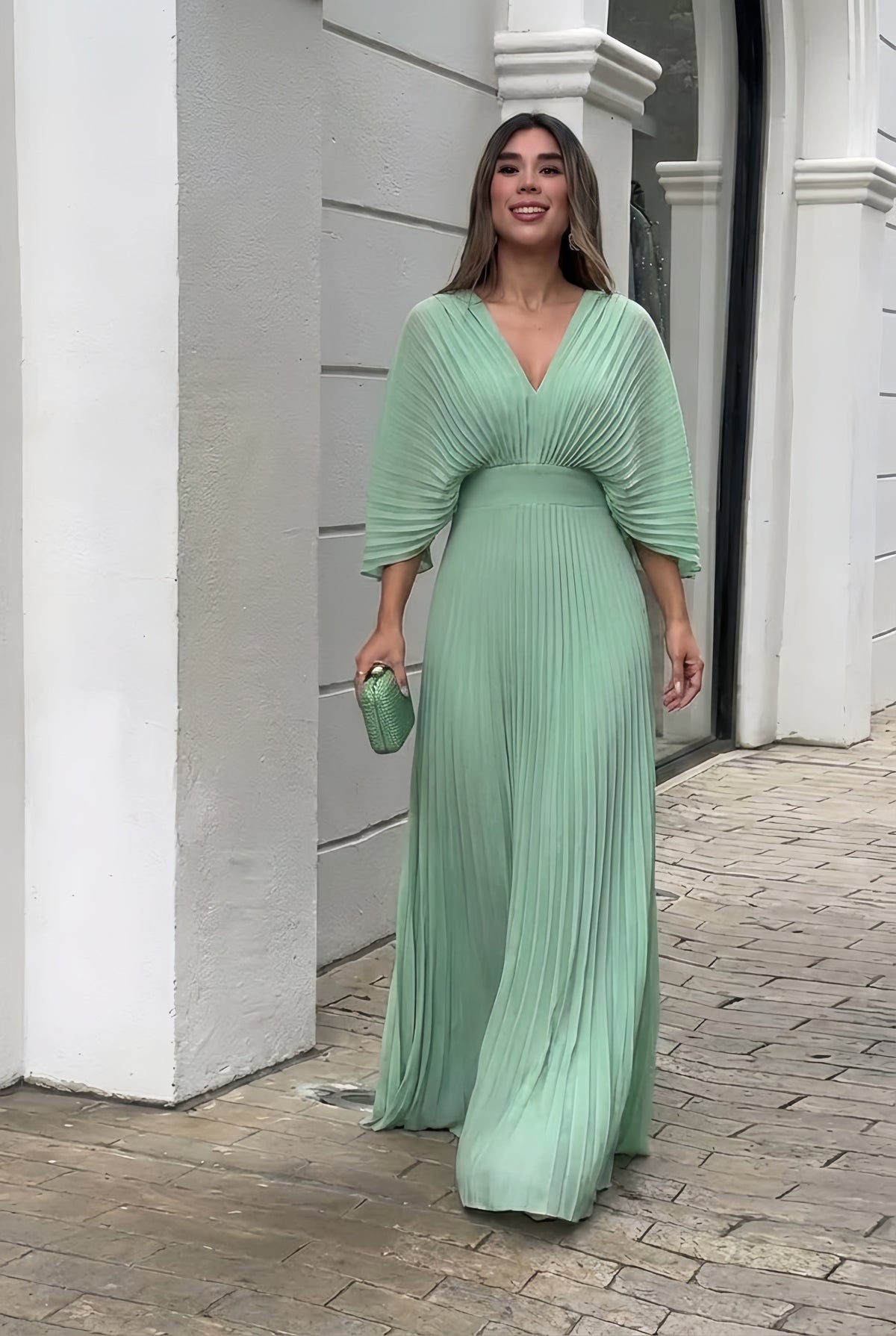 Stilvolles Kleid mit fließender Silhouette für Hochzeitsgäste