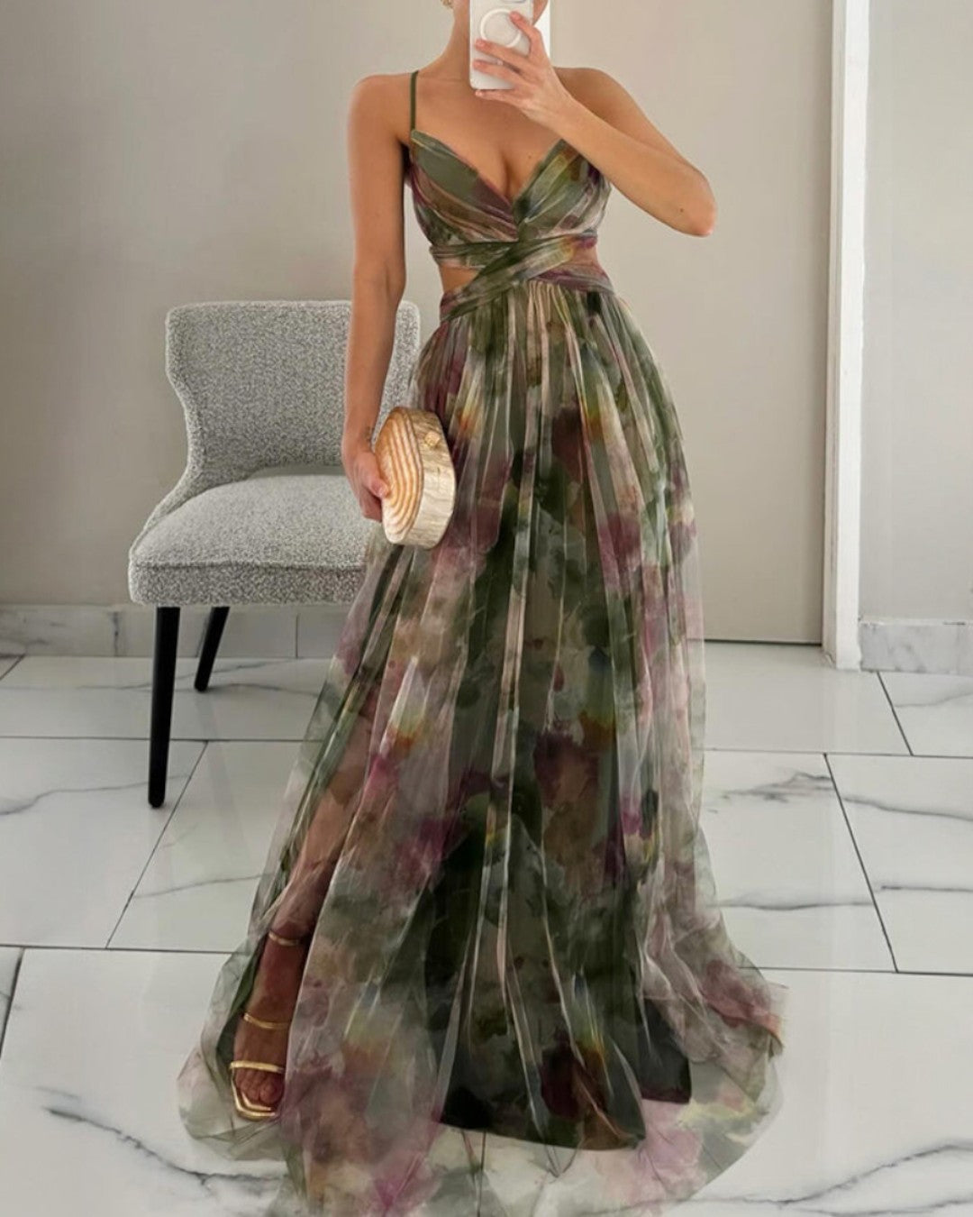 Stilvolles Maxikleid mit Blumenprint und verstellbaren Trägern