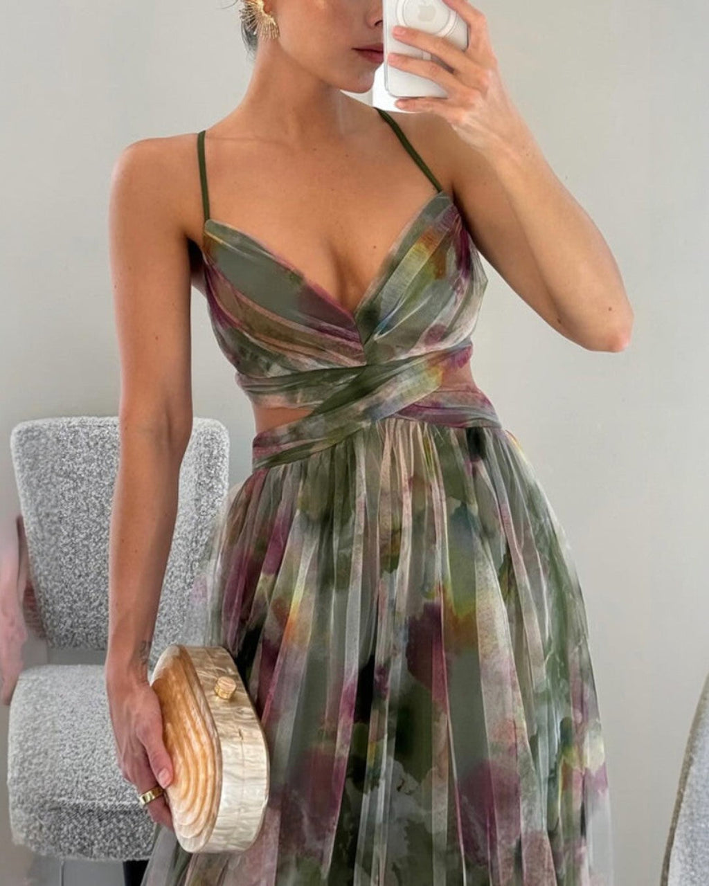 Stilvolles Maxikleid mit Blumenprint und verstellbaren Trägern
