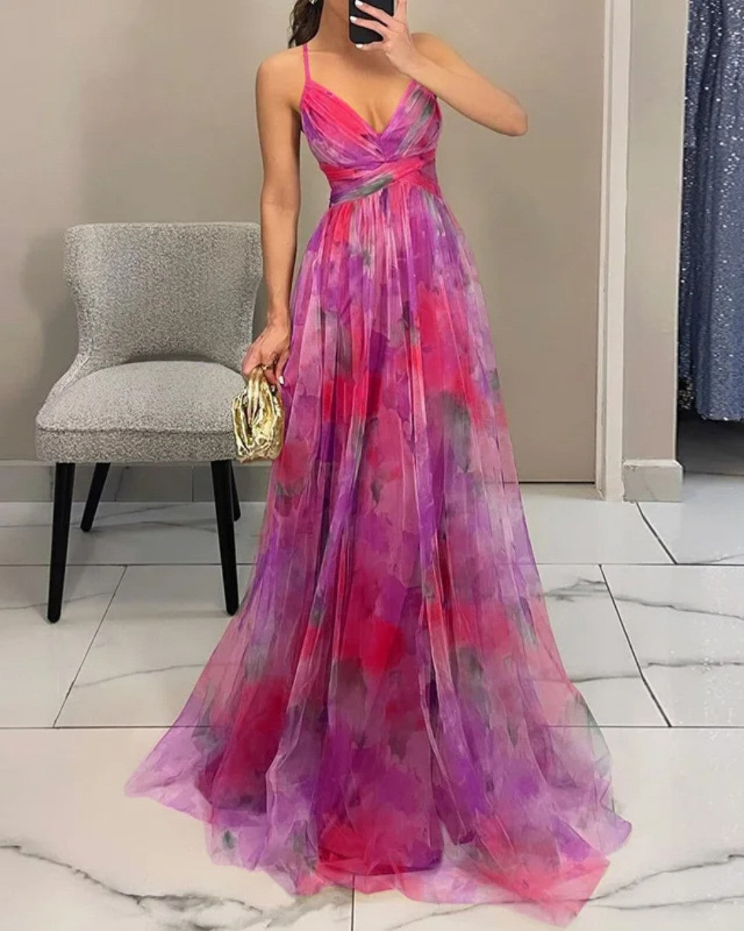 Stilvolles Maxikleid mit Blumenprint und verstellbaren Trägern