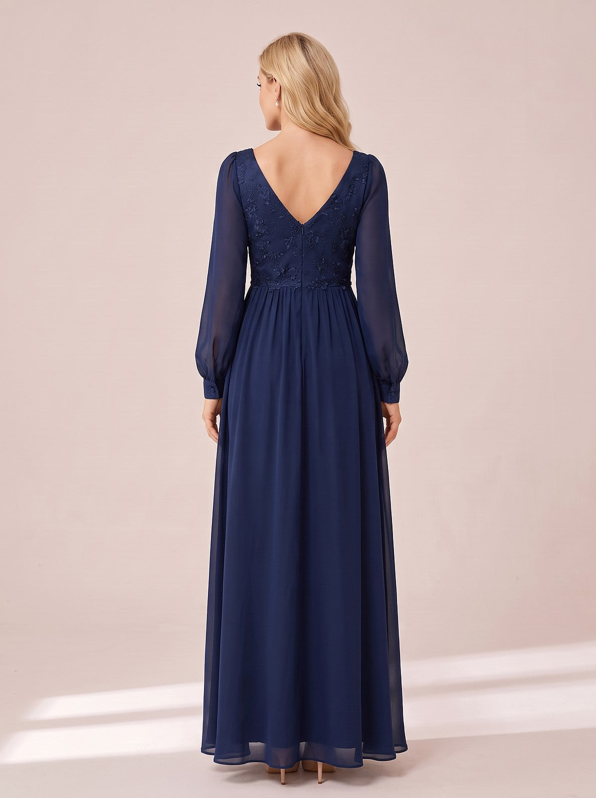 Women's Vintage Neckline Sheer Sleeve Evening Dress