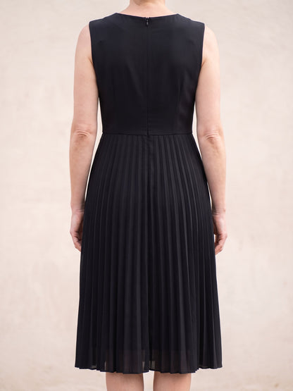 Women's Sleeveless Pleated Midi Dress in Black, back view